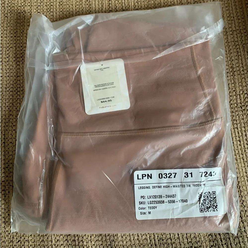 BNWT Fabletics Define PowerHold® High-Waisted 7/8 Legging - MEDIUM Pants - TEDDY - Picture 12 of 13